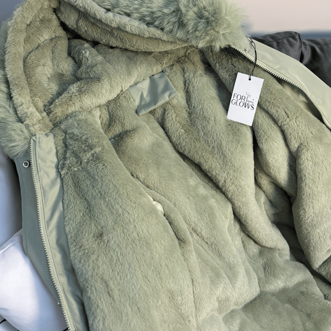 Trench Coat Feminino com Pelúcia e Capuz